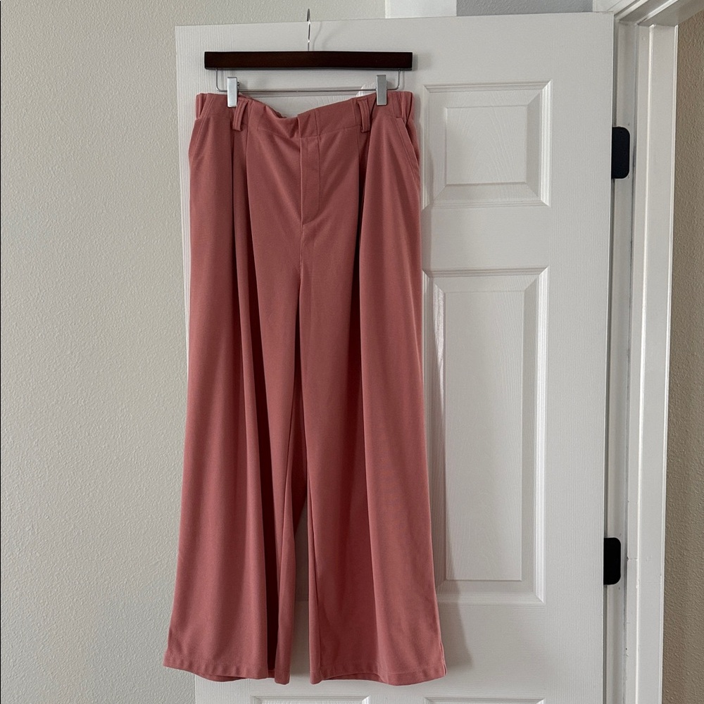 HALARA Textured Pink Pants